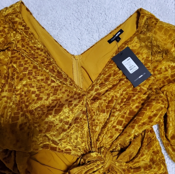 Fashion Nova Mustard Long Sleeve Deep V Neck Cutout Waist Mini Dress Size XL - Picture 8 of 11